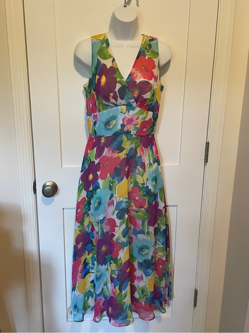 Coldwater Creek Floral V-Neck Sleeveless Midi Dress size 6- Multicolor